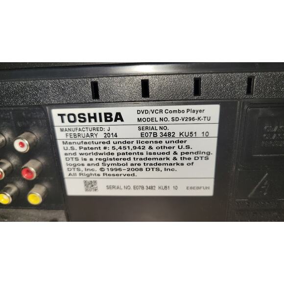Toshiba VHS/DVD Combo‎ Powers up - Picture 5 of 5